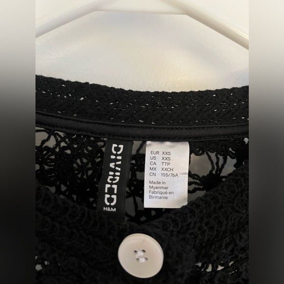 H&M lace crochet sweater - Picture 2 of 3